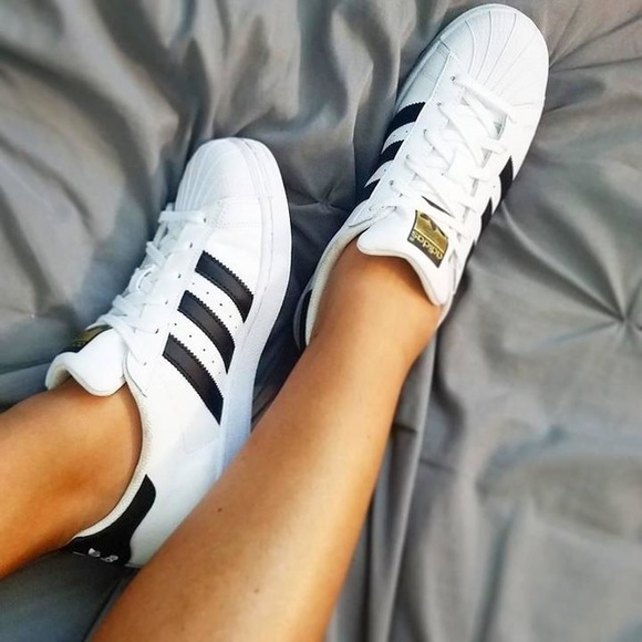 Women's Adidas Superstar Sneakers size 6 - Picture 11 of 11